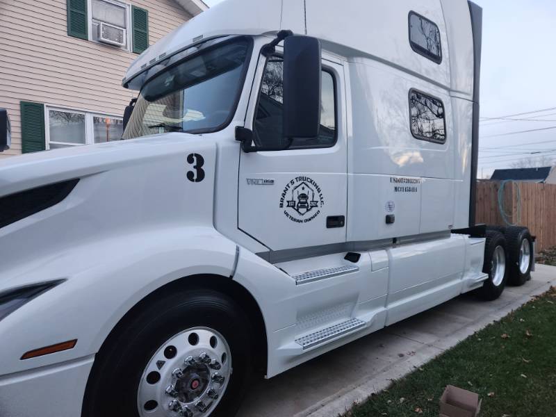 2020 Volvo vnl 860 Semi trucks Lettering from Charles E, IN