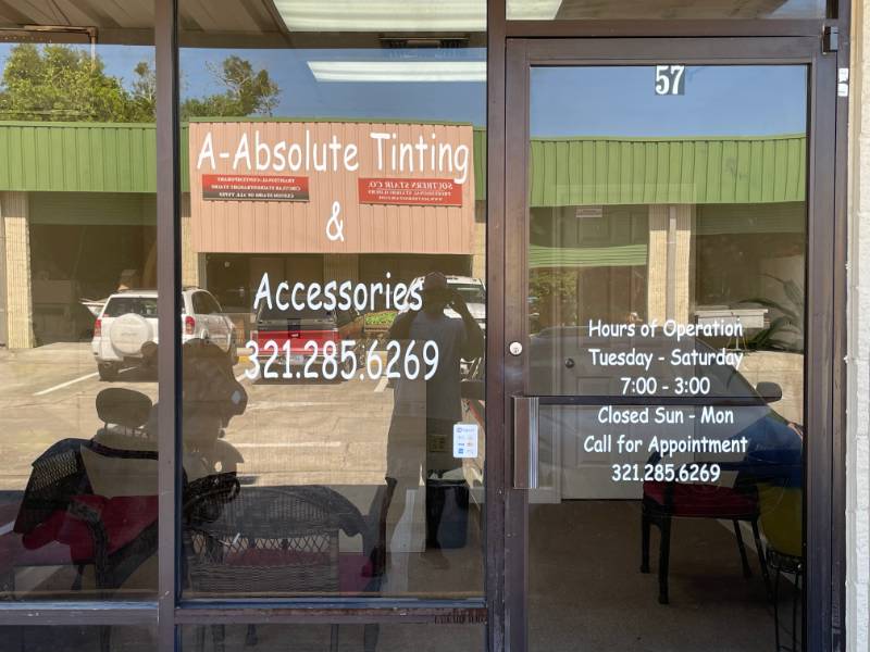 Front window of shop and door Lettering from Randy R, FL